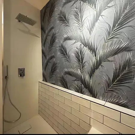 Guiscardo Suites בית הארחה בארי